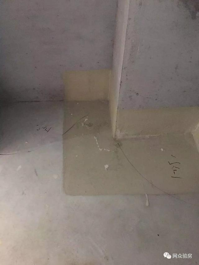 郑州正商红河谷，验房师验出顶墙严重脱坡
