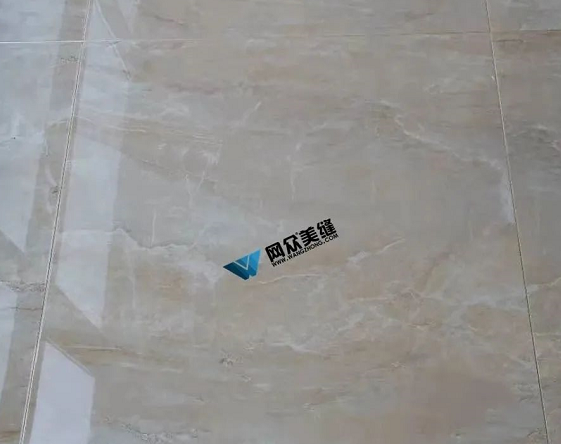 浅亮金.png